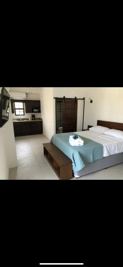 Aparthotel Bay Towers Caye Caulker Exteriér fotografie